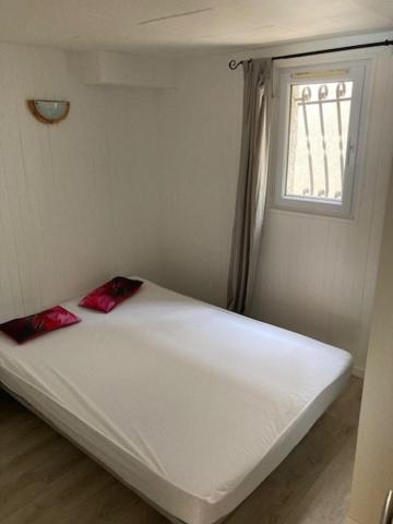 سالو دو بروفونْسْ L'Appartement Du Micocoulier المظهر الخارجي الصورة